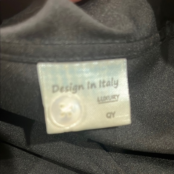 Lot of 2 Casual Button Down Performance Material Shirts Black and Blue, NWOT - Picture 5 of 8